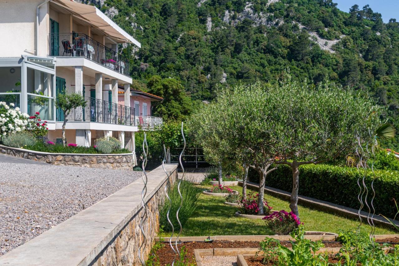 Apartments By The Sea Medveja, Opatija - 7720 Lovran Eksteriør billede