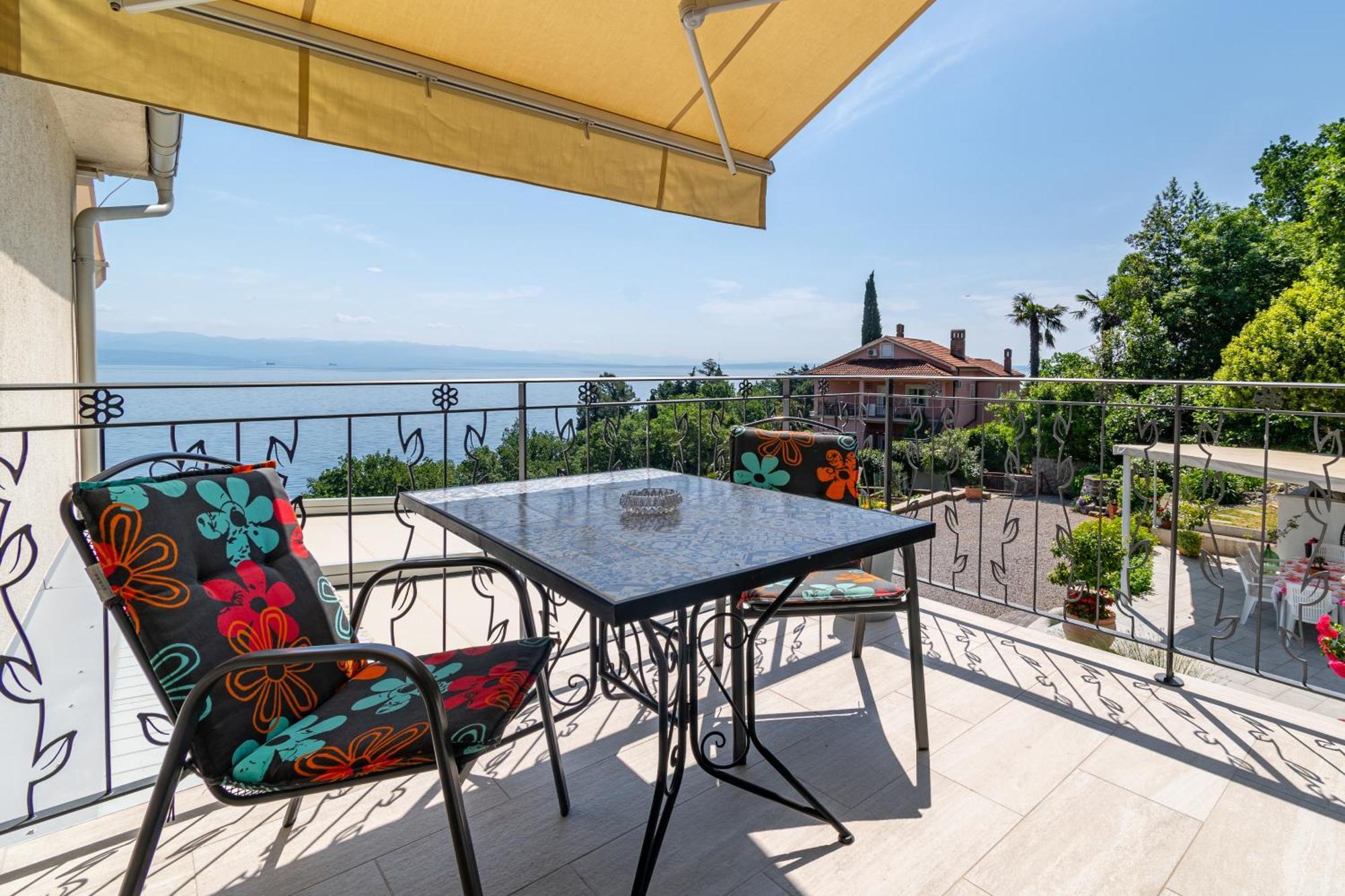 Apartments By The Sea Medveja, Opatija - 7720 Lovran Eksteriør billede