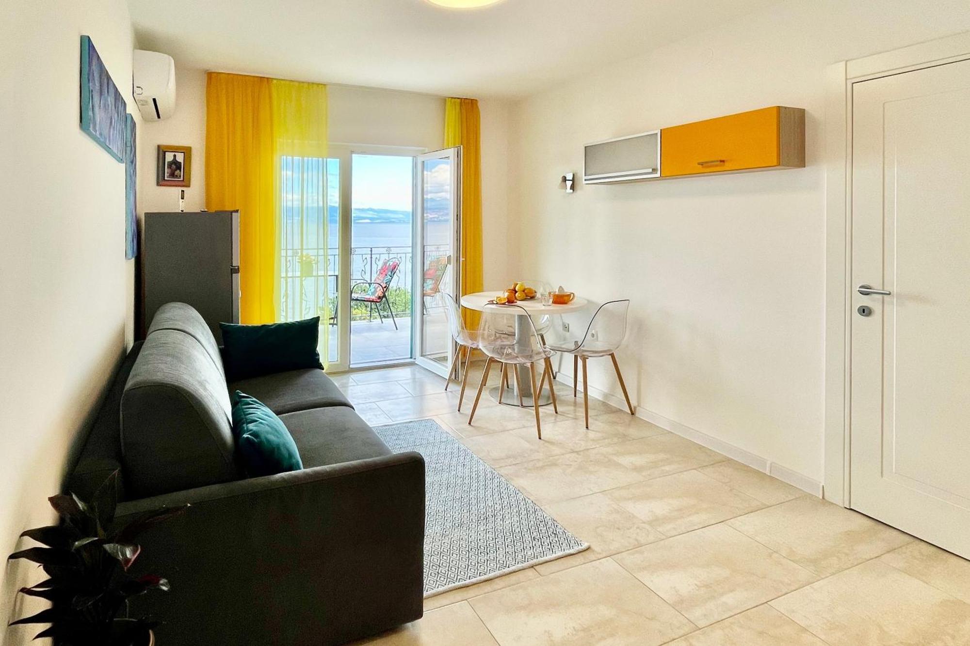 Apartments By The Sea Medveja, Opatija - 7720 Lovran Eksteriør billede