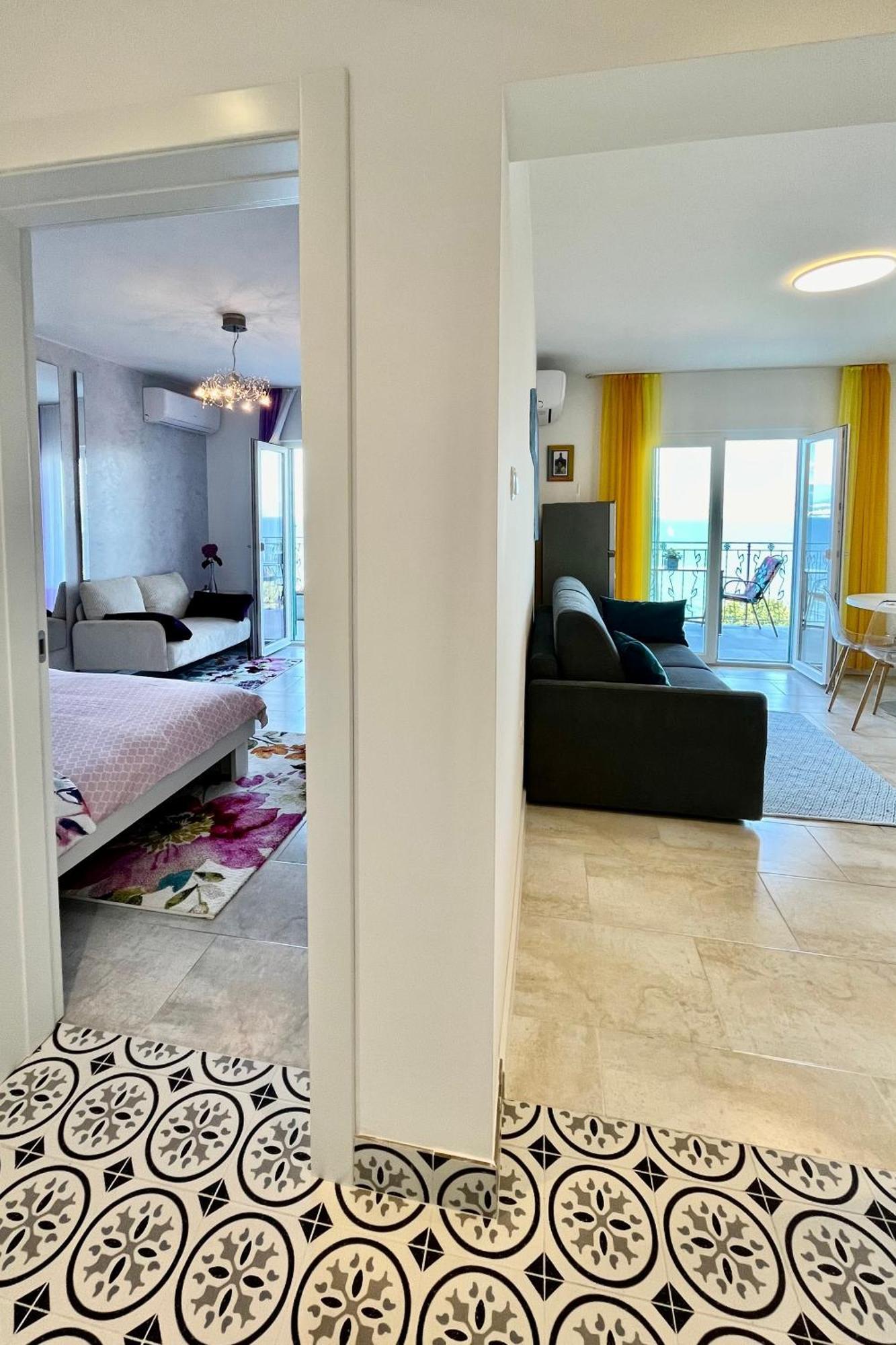 Apartments By The Sea Medveja, Opatija - 7720 Lovran Eksteriør billede