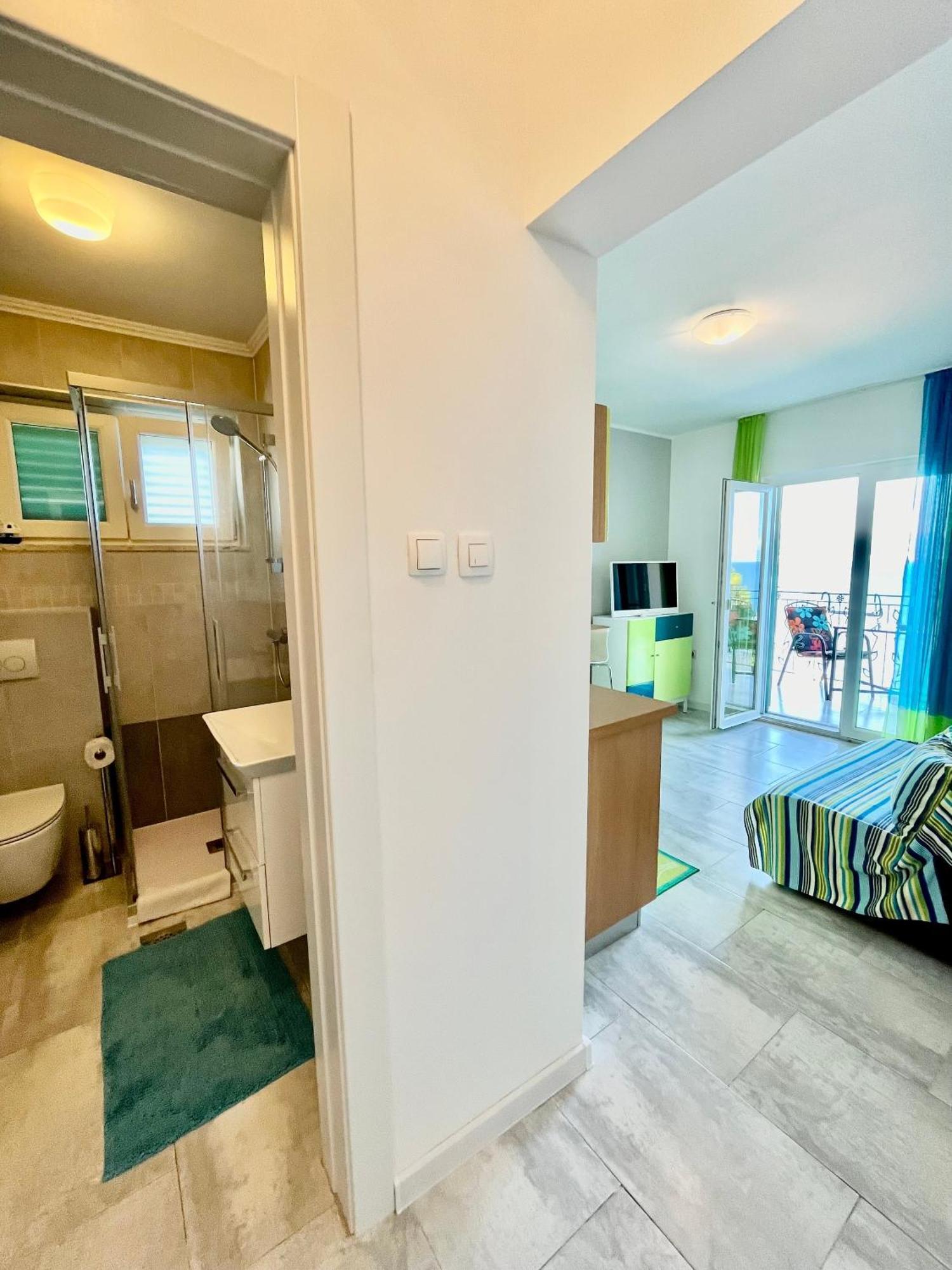 Apartments By The Sea Medveja, Opatija - 7720 Lovran Eksteriør billede